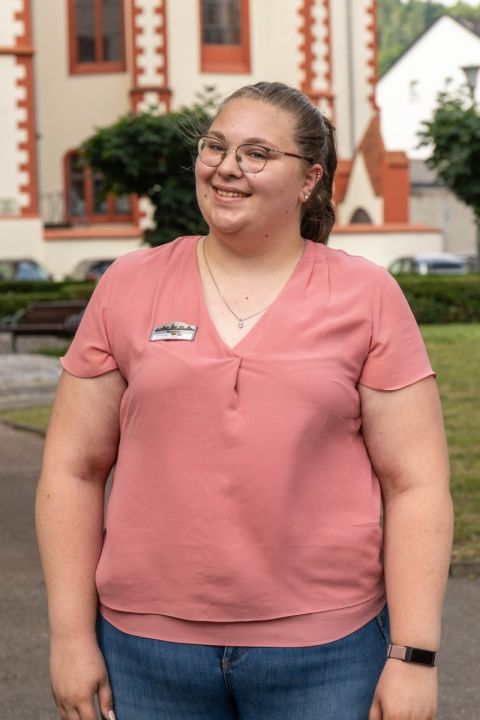 Sarah Engels